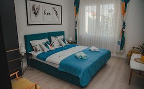 Jes Apartments